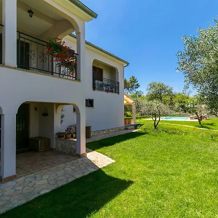 Pool Premium Apartment Vrsar Exterior photo